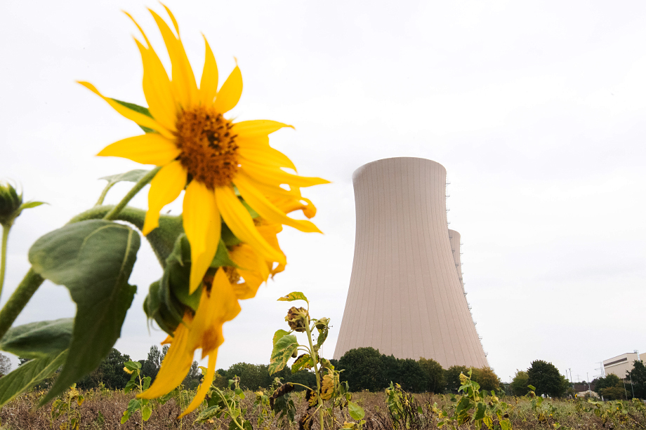 25 сентября 2021 года. Атомная электростанция Grohnde должна быть выведена из эксплуатации к концу года. Демонтаж ядерной установки займёт от 10 до 15 лет.
