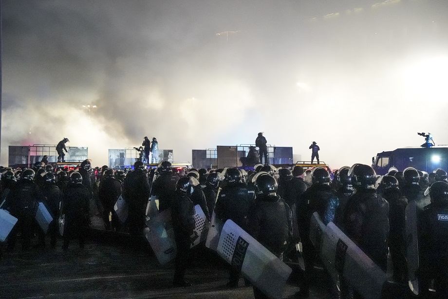 4 января 2022 года. Акция протеста против повышения цен на сжиженный газ в Алматы.