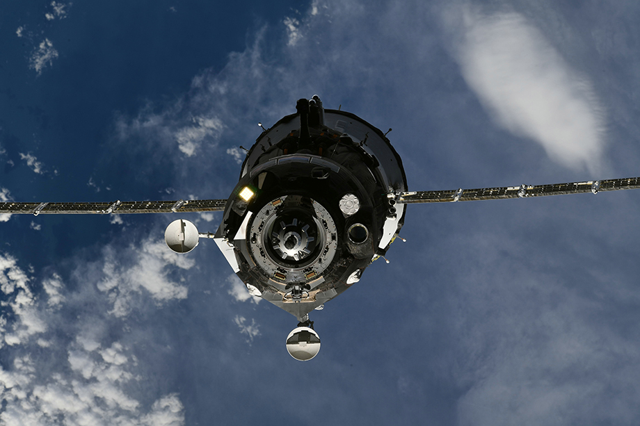 В основной экипаж МКС-68 на корабле «Союз МС-22» войдут Сергей Прокопьев, Дмитрий Петелин и Анна Кикина.