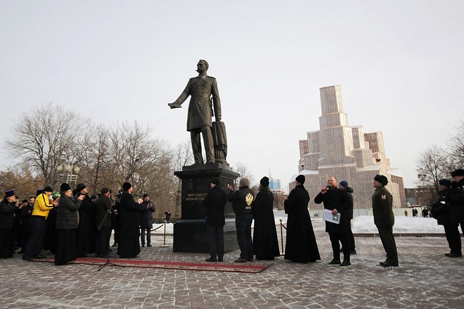 Новый памятник – точная копия скульптуры, которую разрушили большевики в Златоусте