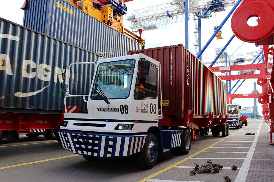 Объём экспорта и импорта вооружений составляет малую часть по отношению к объёмам грузов, которые проходят через порт.