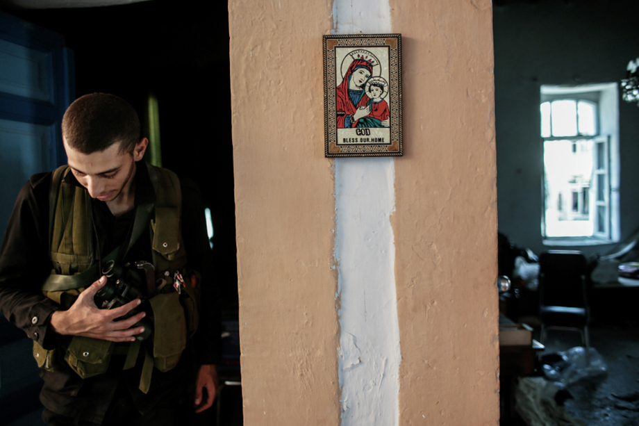 14 сентября 2013 года. В одном из домов, освобождённых от боевиков, в центре Маалулы.