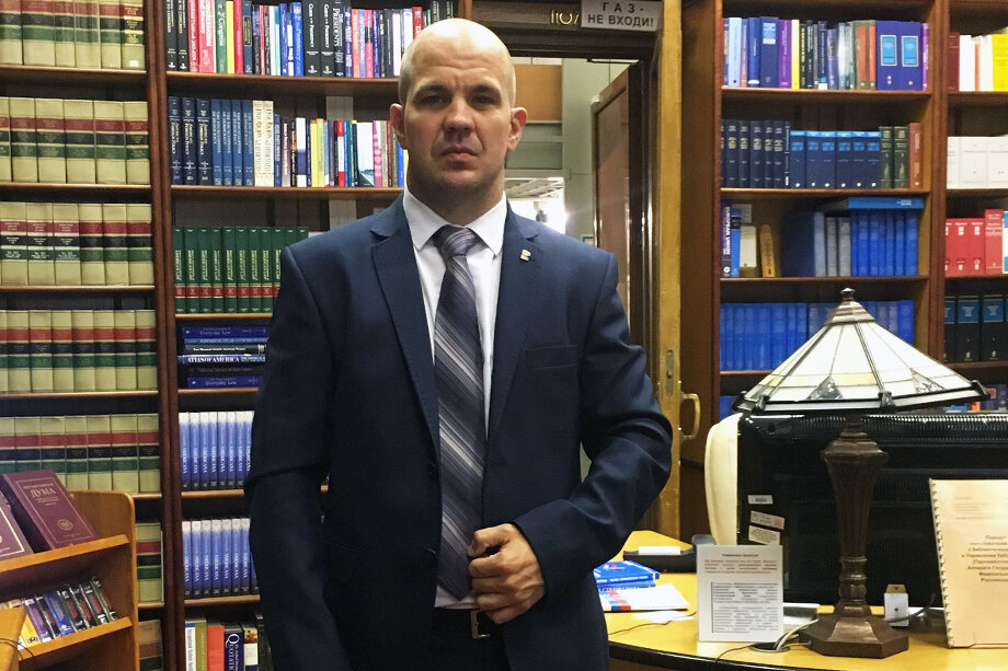 Депутата муниципалитета от «Единой России» Александра Савченкова подозревают в получении взятки от группы лиц.