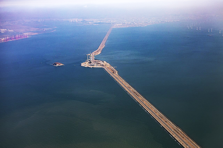 Сихвинская ПЭС на северо-западном побережье Южной Кореи – самая крупная приливная станция в мире.