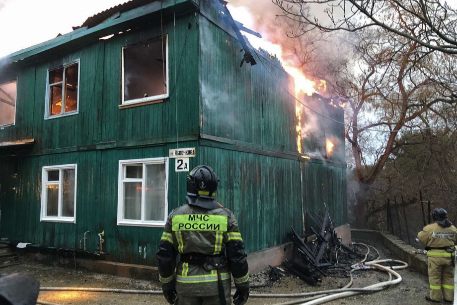 Площадь пожара в многоквартирном деревянном доме в Инкермане составила 300 квадратных метров