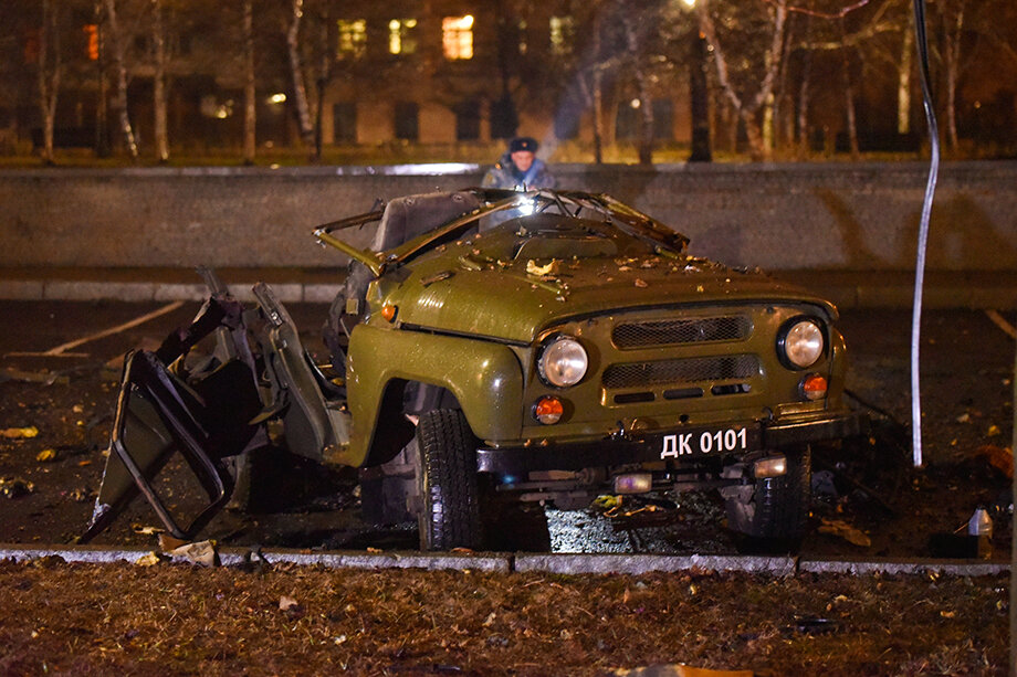 Ближе к вечеру 18 февраля возле здания правительства ДНР взорвался автомобиль главы республики.