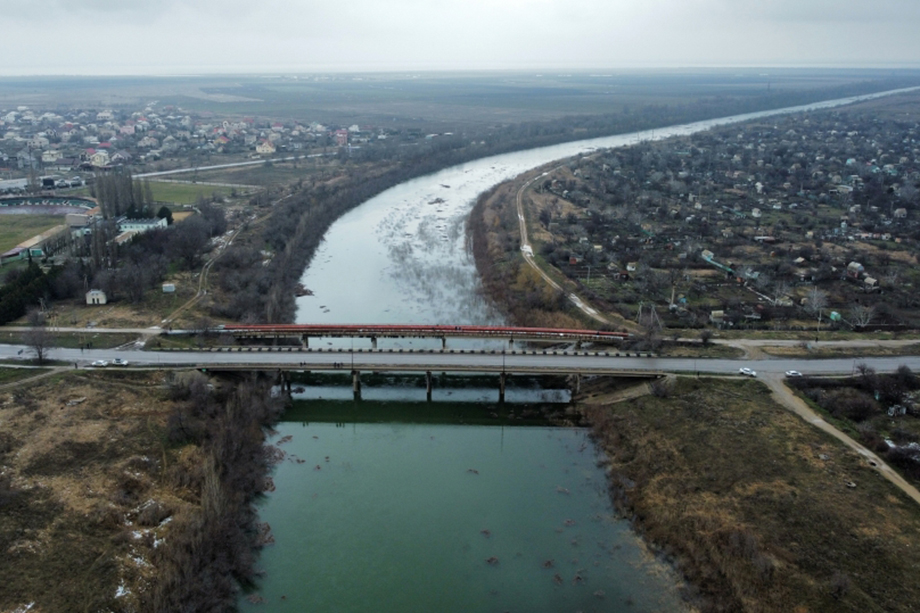 Вода в Северо-Крымском канале должна быть исследована, отмечают специалисты ИнБЮМ.