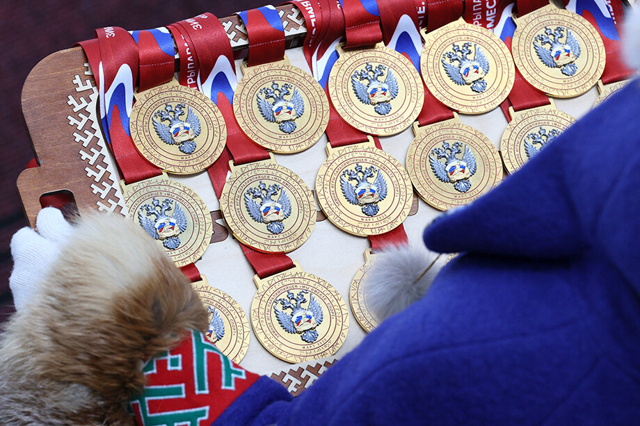 В соревнованиях участвовали российские, белорусские, таджикские, казахские и армянские спортсмены.