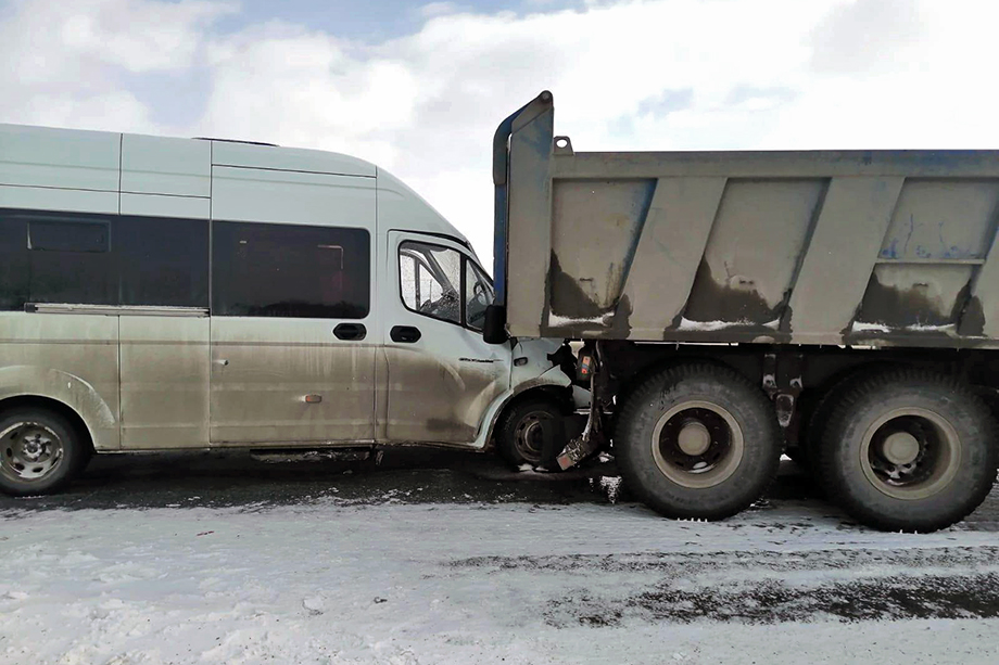 В результате дорожной аварии пострадал один человек.