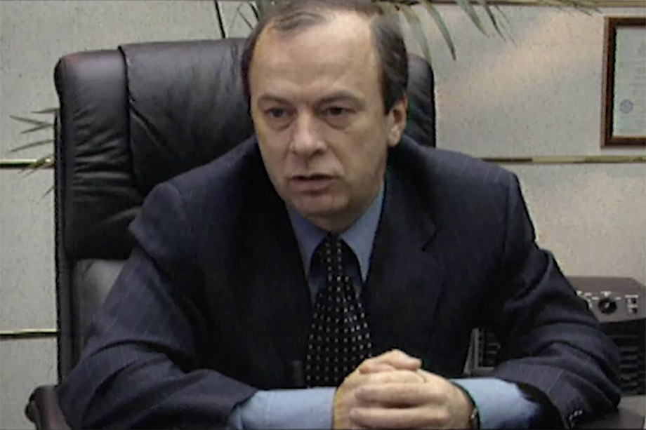 Евгений Шульман был не только основателем и директором одного из крупнейших городских предприятий, но и депутатом Новгородской областной думы.