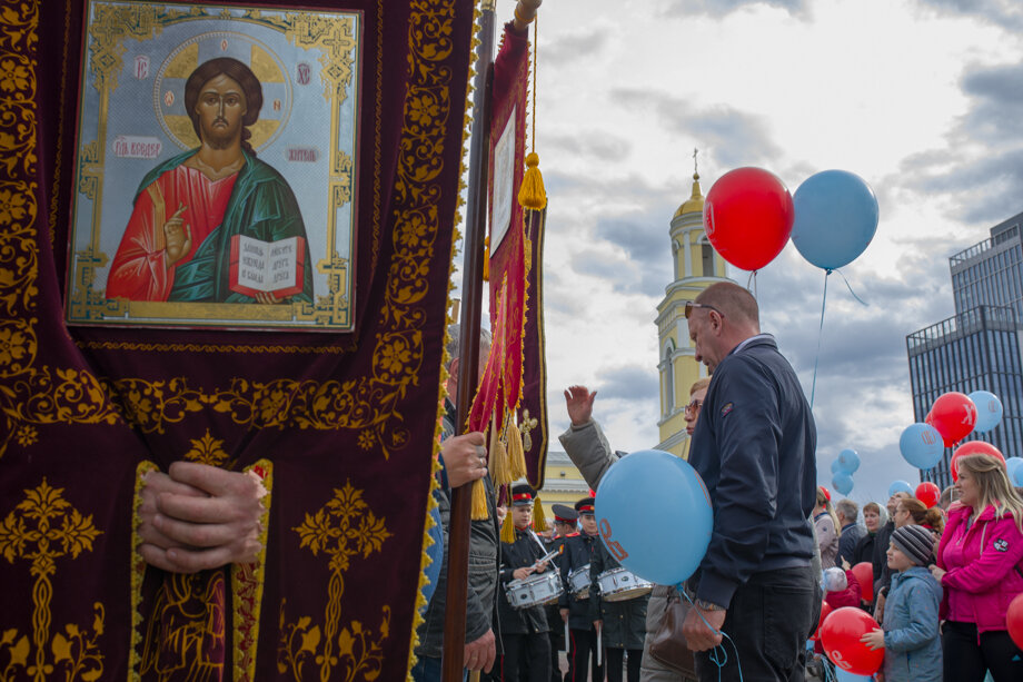 Пасхальный крестный ход в Екатеринбурге.