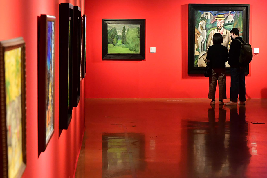 Выставка «Малевич, Кандинский, Родченко и русский авангард: искусство революции» прошла в Культурном центре в Сеуле.