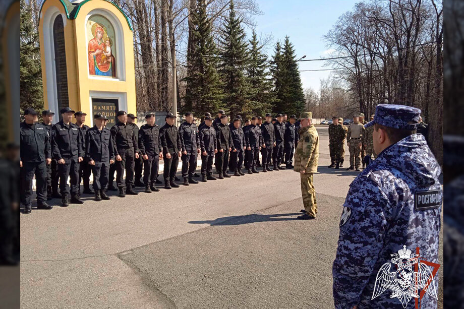 Сотрудники спецподразделений Сибирского округа Росгвардии вернулись с Украины.
