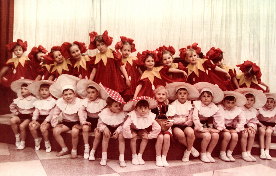 Ансамбль танца «Огонёк» в 1986 году.