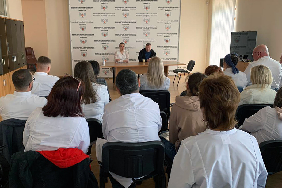Группа медиков из Крыма прибыла в Донбасс