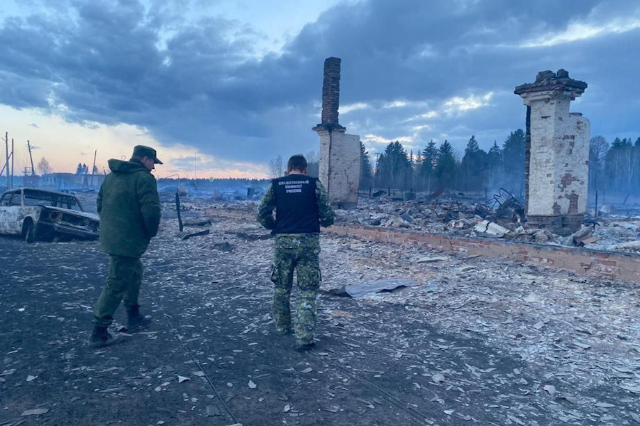 В Красноярском крае при пожарах погибли восемь человек и уничтожены 827 строений.