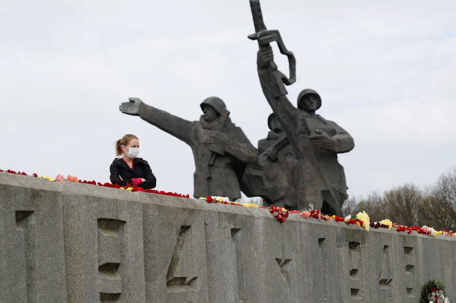 Памятник воинам Советской Армии — освободителям Советской Латвии и Риги от немецко-фашистских захватчиков является частью мемориального комплекса в парке Победы.