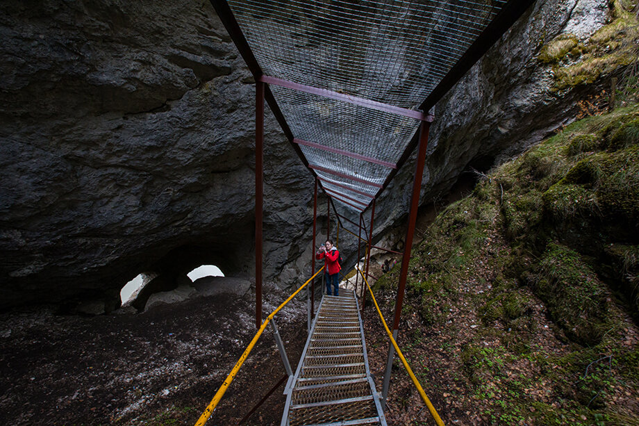 Лестница к основанию Карстового Моста.