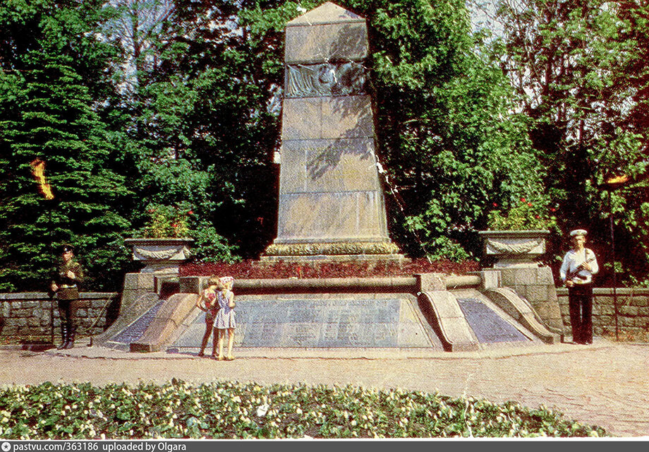 Памятник советским воинам в литовской Паланге, 1978 год.