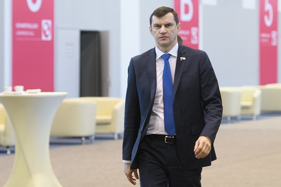 Самым ярким кандидатом в пуле является бывший депутат Госдумы, ныне директор по персоналу УВЗ Алексей Балыбердин.