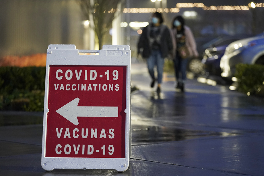 Американский рынок вакцинации от коронавируса поделили Pfizer и Moderna.
