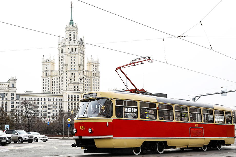 В перспективе была анонсирована поставка 50 подержанных трамваев из Москвы. Планировалось, что 23 трамвая модели «Татра» будут ездить в северной части города, 27 машин модели КТМ — в южной.