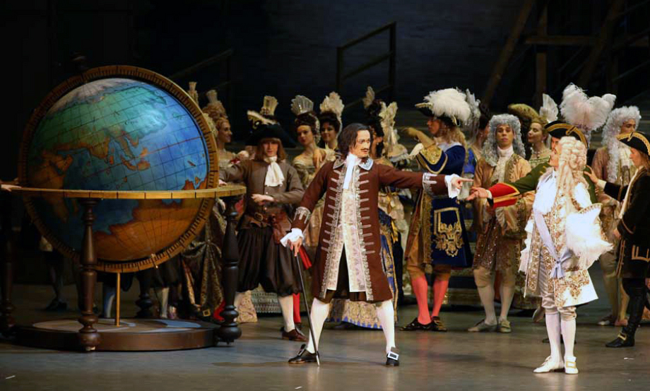 Сцена из балета «Медный всадник» на новой сцене Мариинского театра.