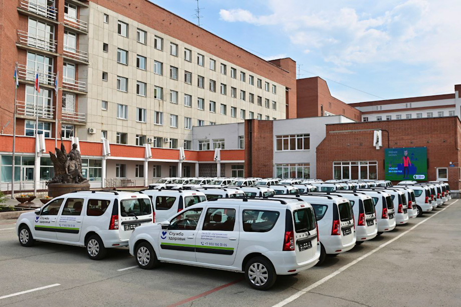 В этом году Свердловская область собирается купить ещё 162 автомобиля для медработников.