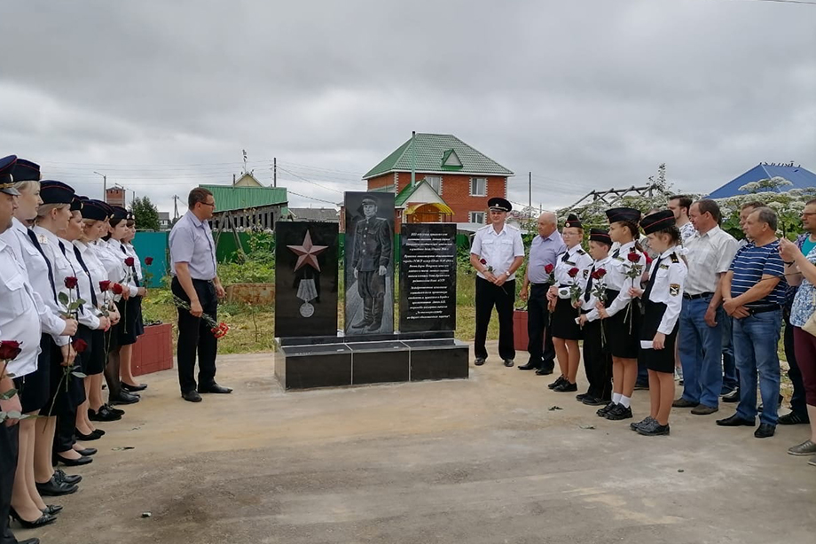 В Усть-Куломском районе Республики Коми появился памятник Борису Липину.