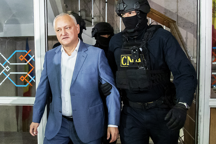 Бывшего президента Молдавии Игоря Додона обвиняют в превышении служебных полномочий.