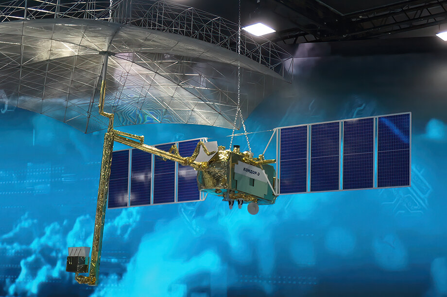 Мониторинговый спутник «Кондор-Э» на аэрошоу «МАКС-2021».