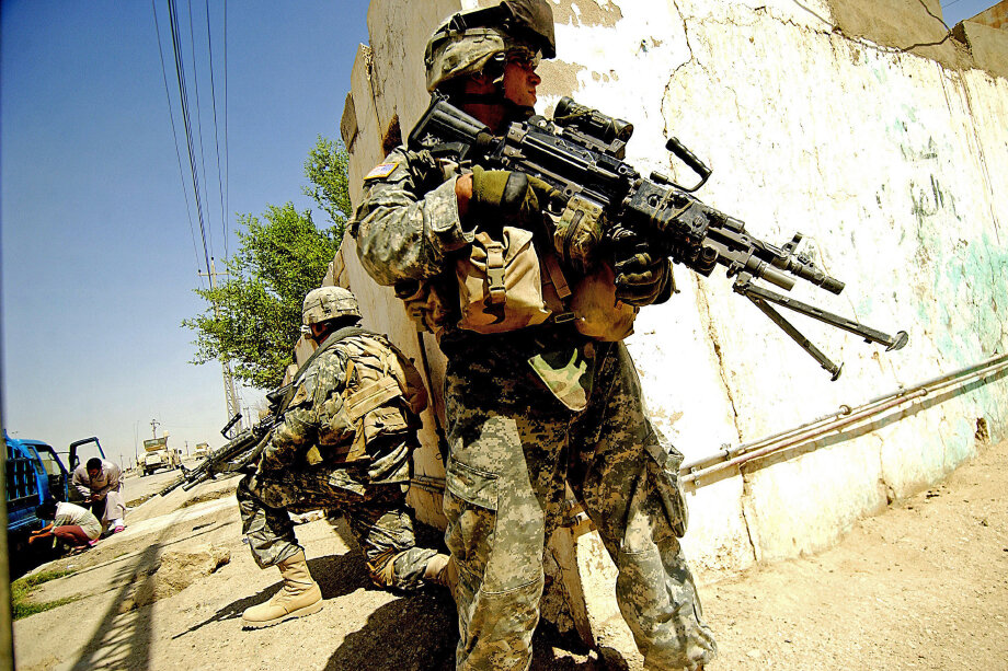 Бойцы 6-го пехотного полка во время войсковой операции в Ираке.