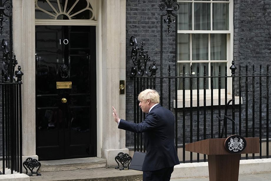 7 июля 2022 года. Премьер-министр Великобритании Борис Джонсон после обращения к нации возле резиденции на Даунинг-стрит, 10.