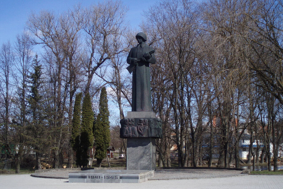 Памятник «Алёша» в латвийском Резекне