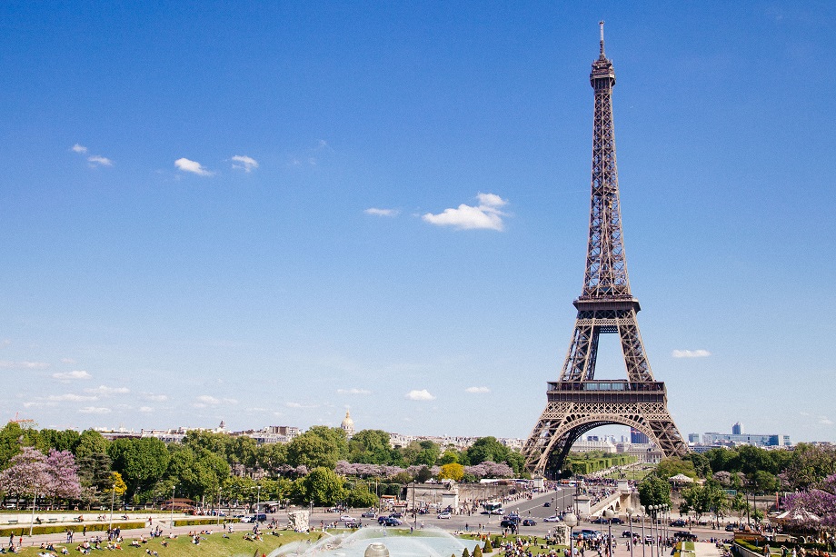 Власти Парижа отказались от застройки территории у подножия Эйфелевой башни