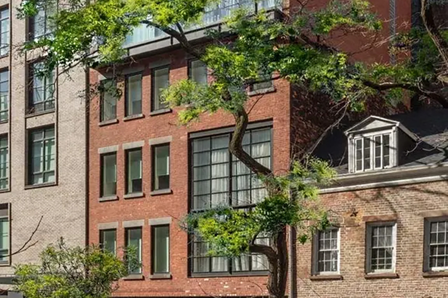 В 2019–2020 годах Кристина Орбакайте выставила дом в Нью-Йорке на продажу за 26,5 млн долларов.