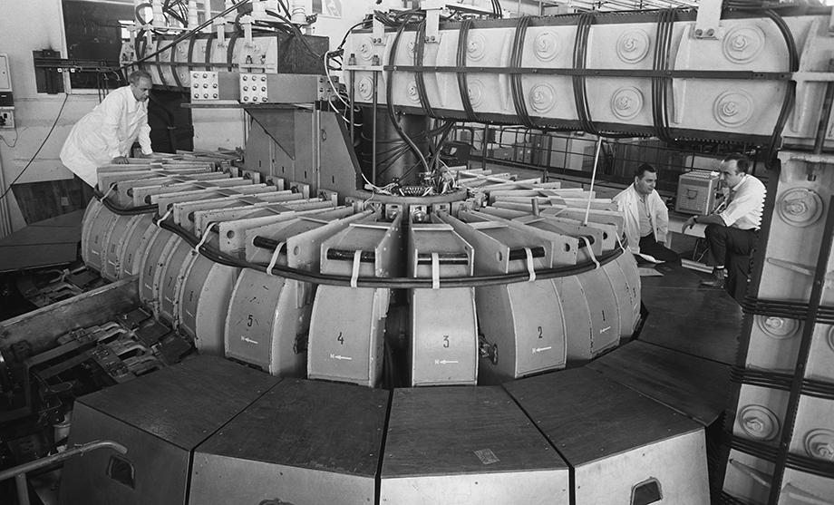 Термоядерная установка «Ураган-1» в Харьковском физико-техническом институте АН СССР.