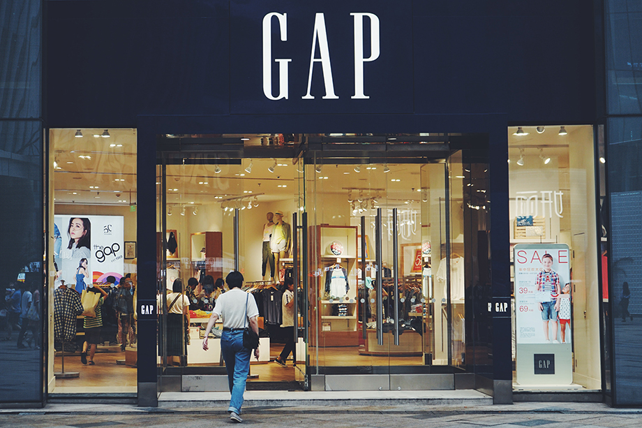 GAP продолжал поставлять одежду в Россию после заявлений об уходе с рынка