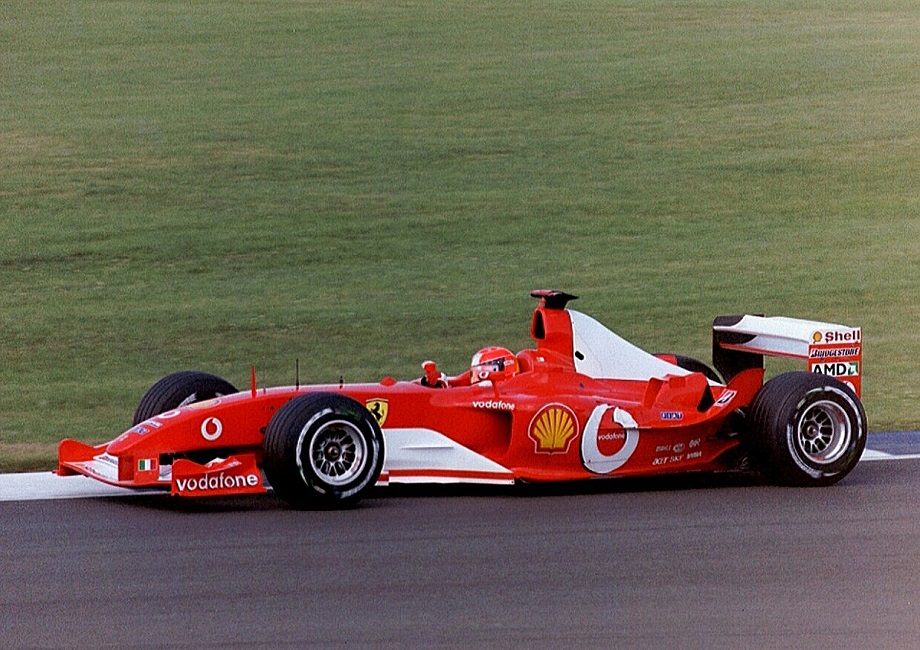 Гоночный болид Ferrari F2003-GA. За рулём – Шумахер