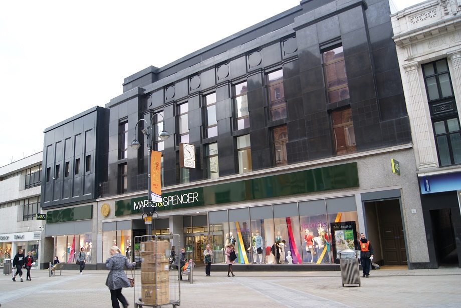Marks & Spencer попросил швейные фабрики отложить новые поставки на следующий год