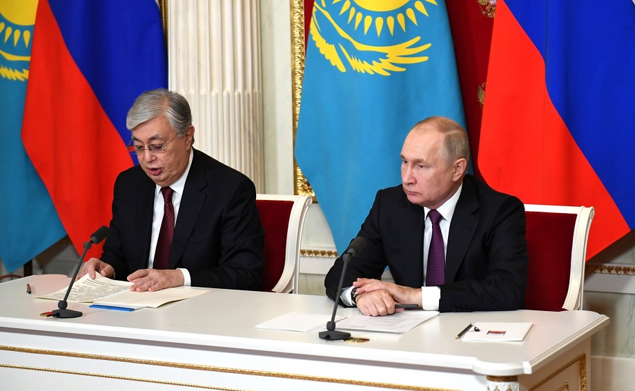 Владимир Путин и Президент Республики Казахстан Касым-Жомарт Токаев в режиме видеоконференции приняли участие в работе XVIII Форума межрегионального сотрудничества России и Казахстана