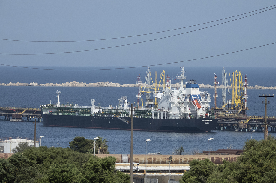 Нефтеперерабатывающий завод ISAB, принадлежащий российской компании ЛУКОЙЛ, на юго-востоке острова Сицилия в Италии.