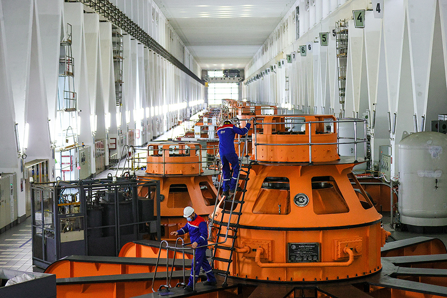 По данным специалистов, иркутские майнеры сейчас потребляют объём генерации целой ГЭС.