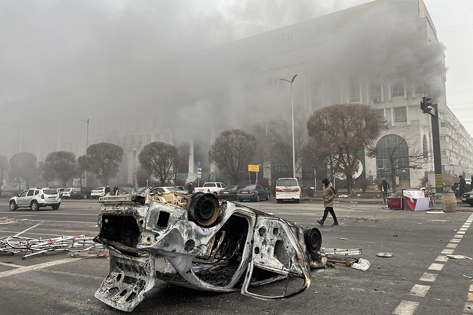 6 января 2022 года, Алма-Ата, Казахстан. Последствия беспорядков на площади Республики.