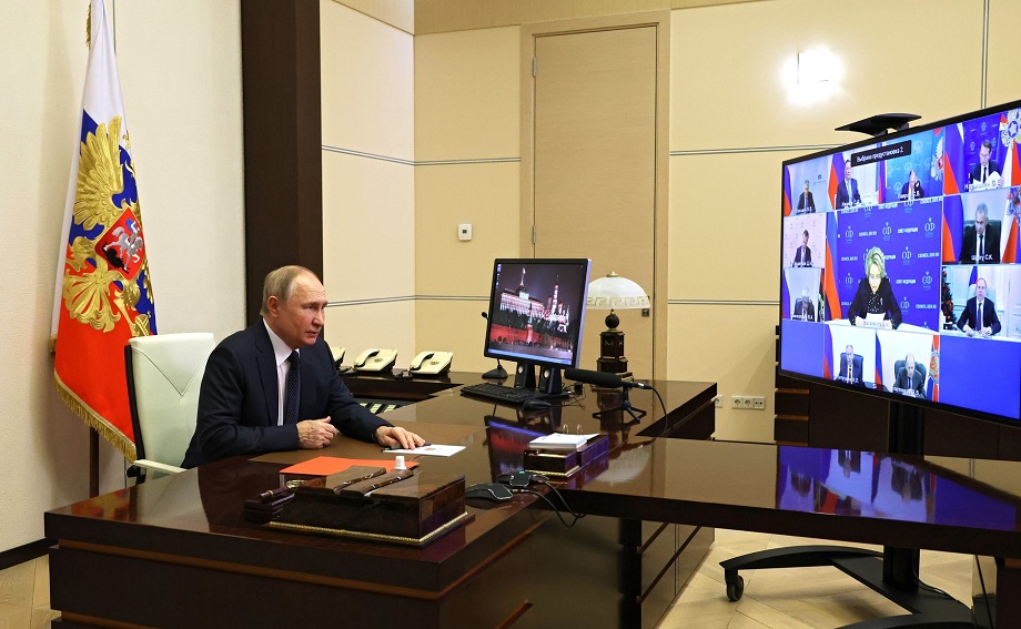 Совещание Владимира Путина с постоянными членами Совета Безопасности