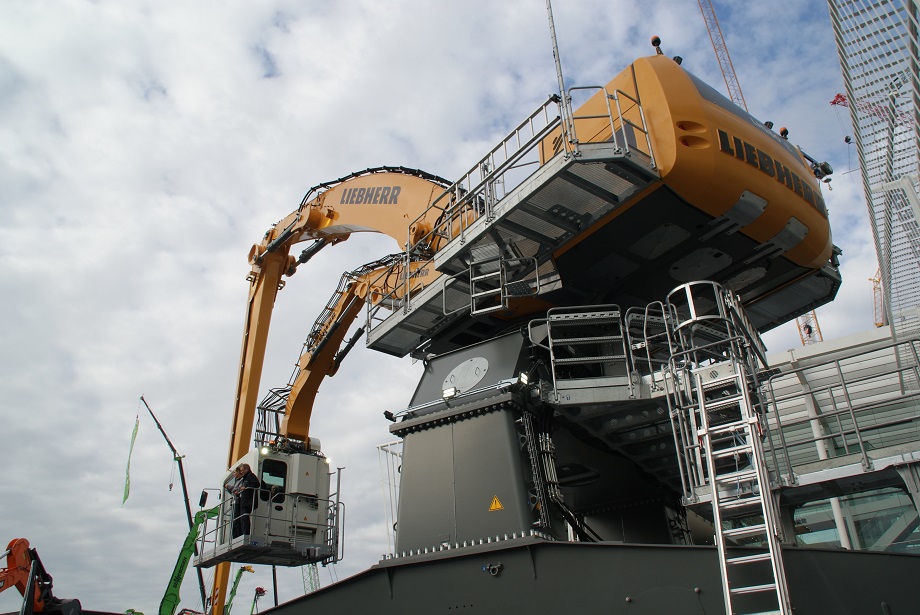 По информации Die Welt, новые ограничение Евросоюза могут коснуться концерна Liebherr