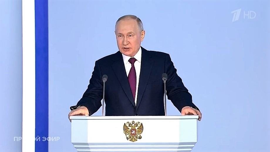 Владимир Путин во время выступления в Гостином дворе
