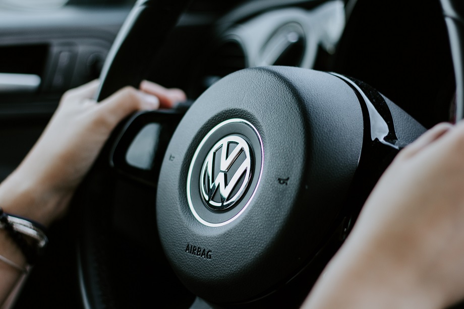 Volkswagen собирается бороться с параллельным импортом своих автомобилей из Китая в Россию