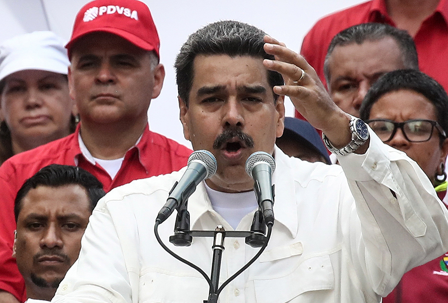 Президент Венесуэлы Николас Мадуро у резиденции Мирафлорес во время митинга, приуроченного ко Дню боливарианского антиимпериализма.