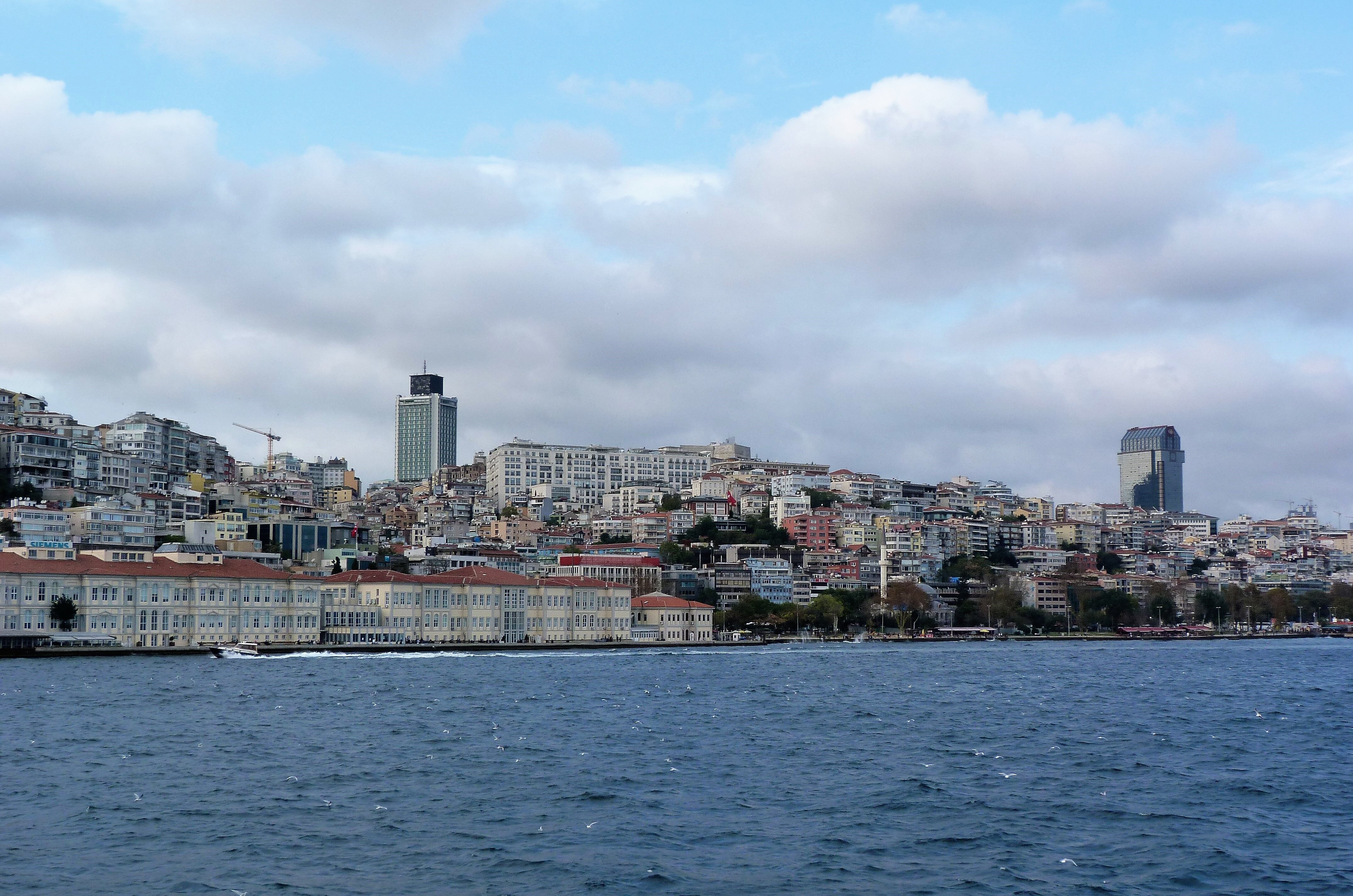 Самыми опасными во время землетрясения районами Стамбула считаются прибрежные зоны с искусственными насыпями.